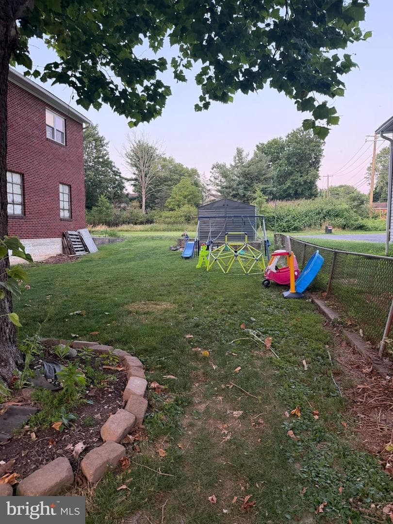 124 Long Avenue photo 16