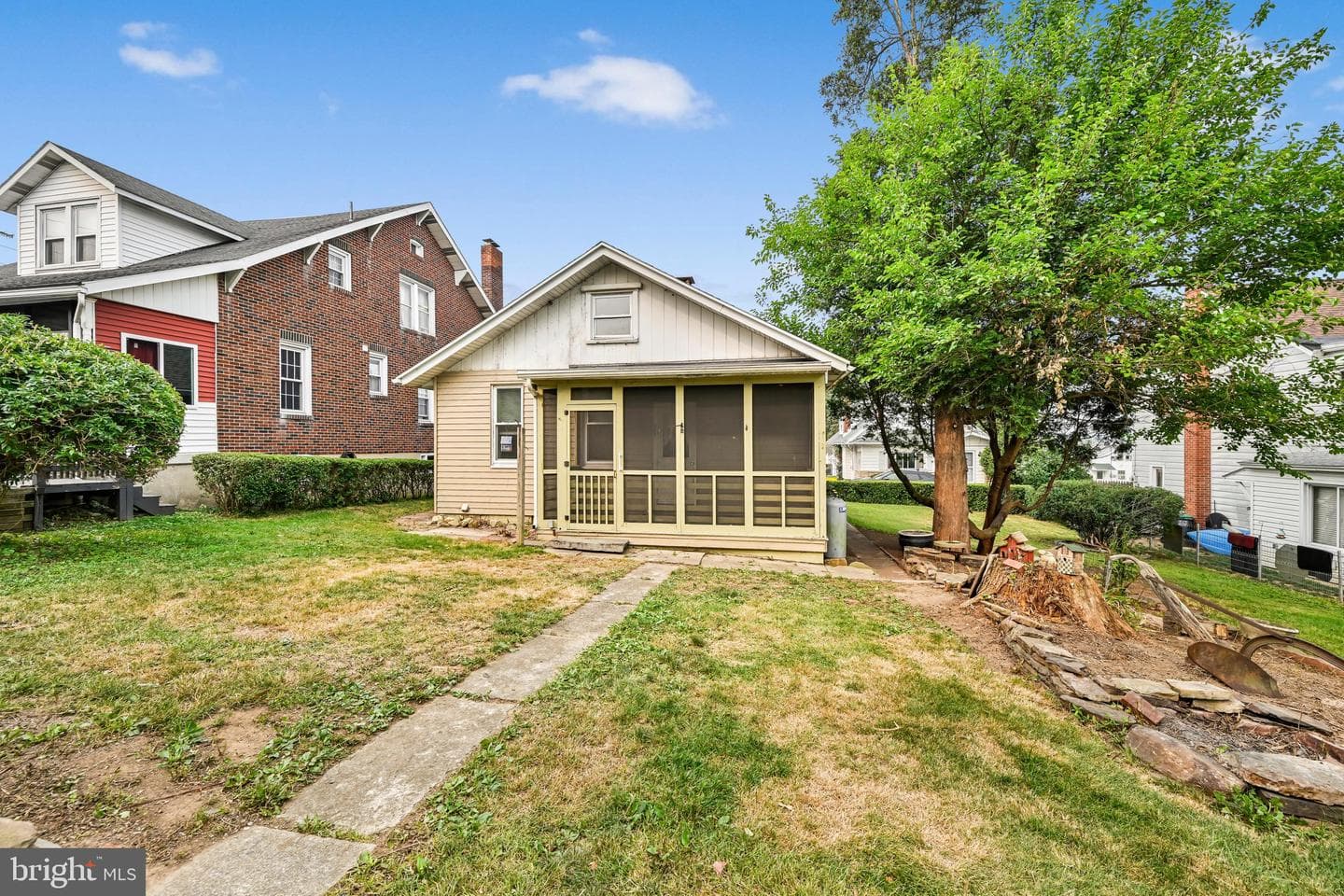 63 Grant Street photo 23