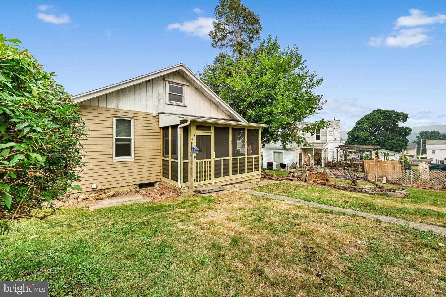 63 Grant Street photo 27