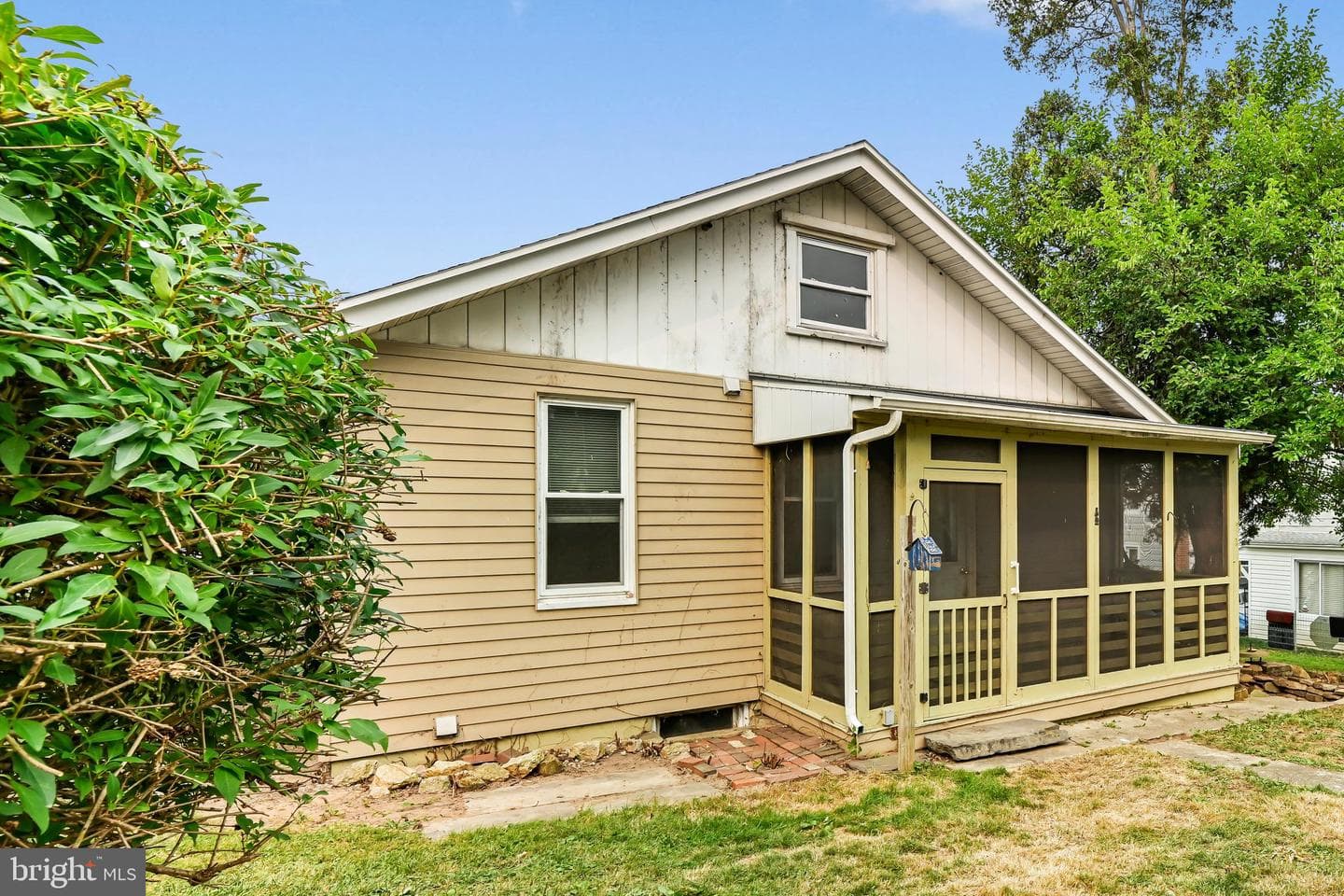 63 Grant Street photo 28