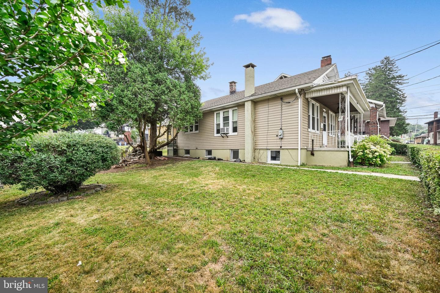 63 Grant Street photo 29