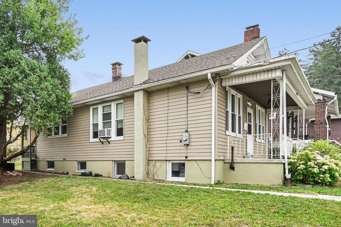 63 Grant Street photo 30
