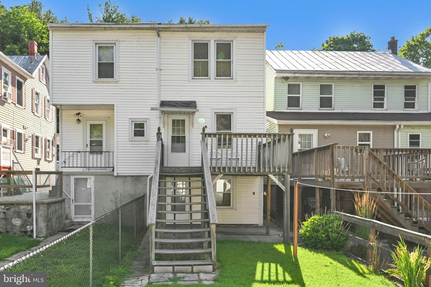 637 N Garfield Avenue photo 29