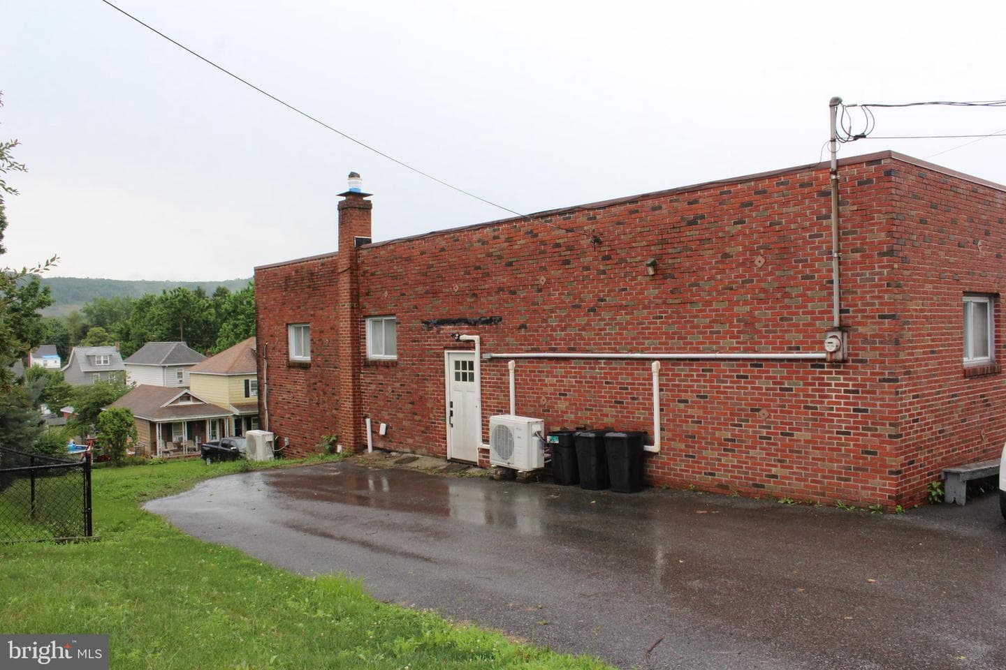 809 Fifth Street photo 2