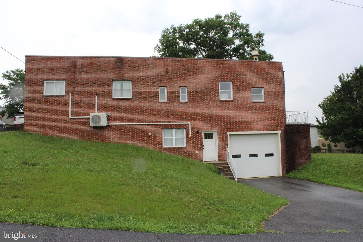 809 Fifth Street photo 3