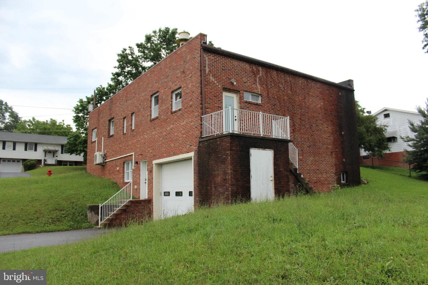 809 Fifth Street photo 4