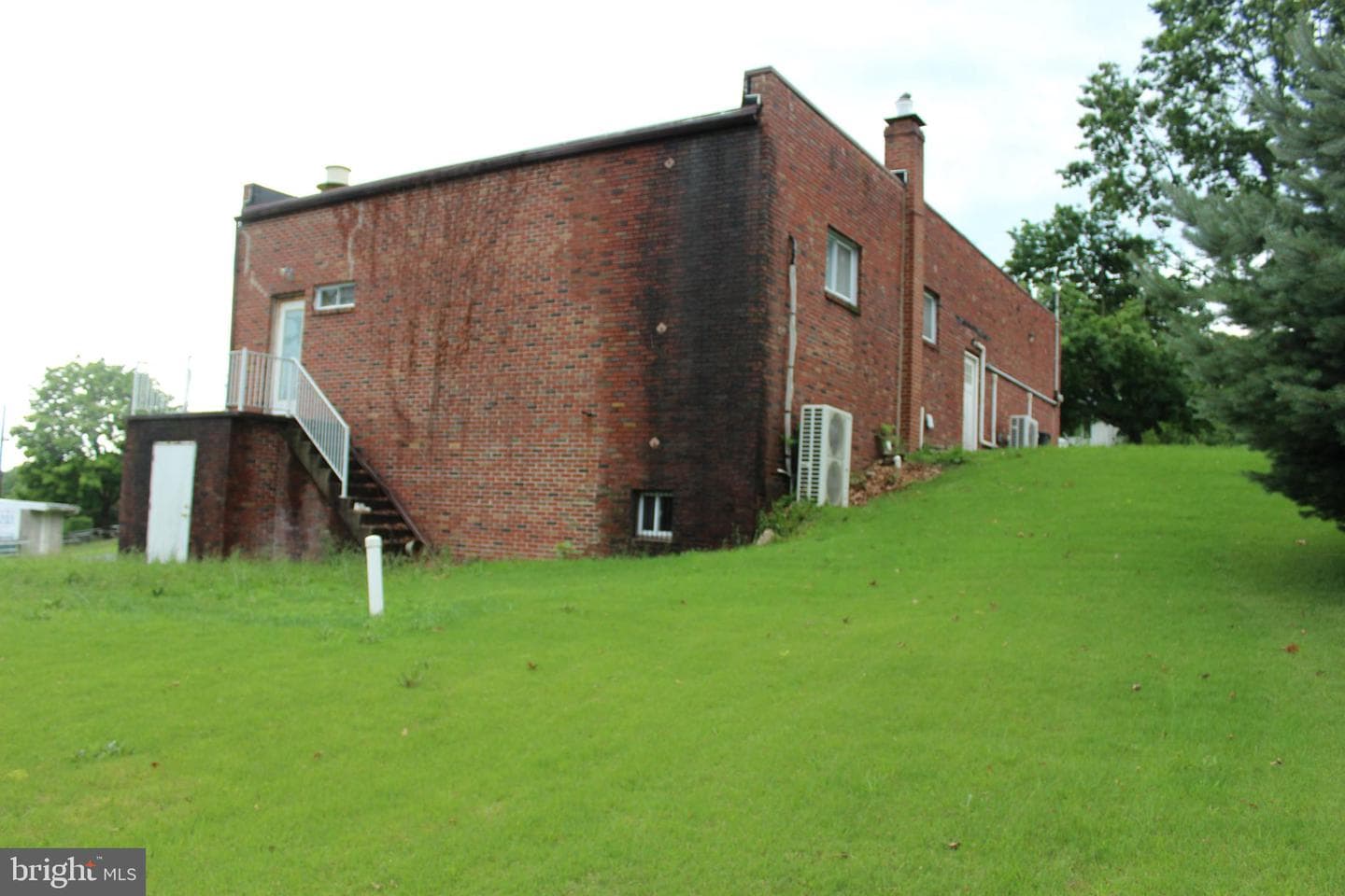 809 Fifth Street photo 6