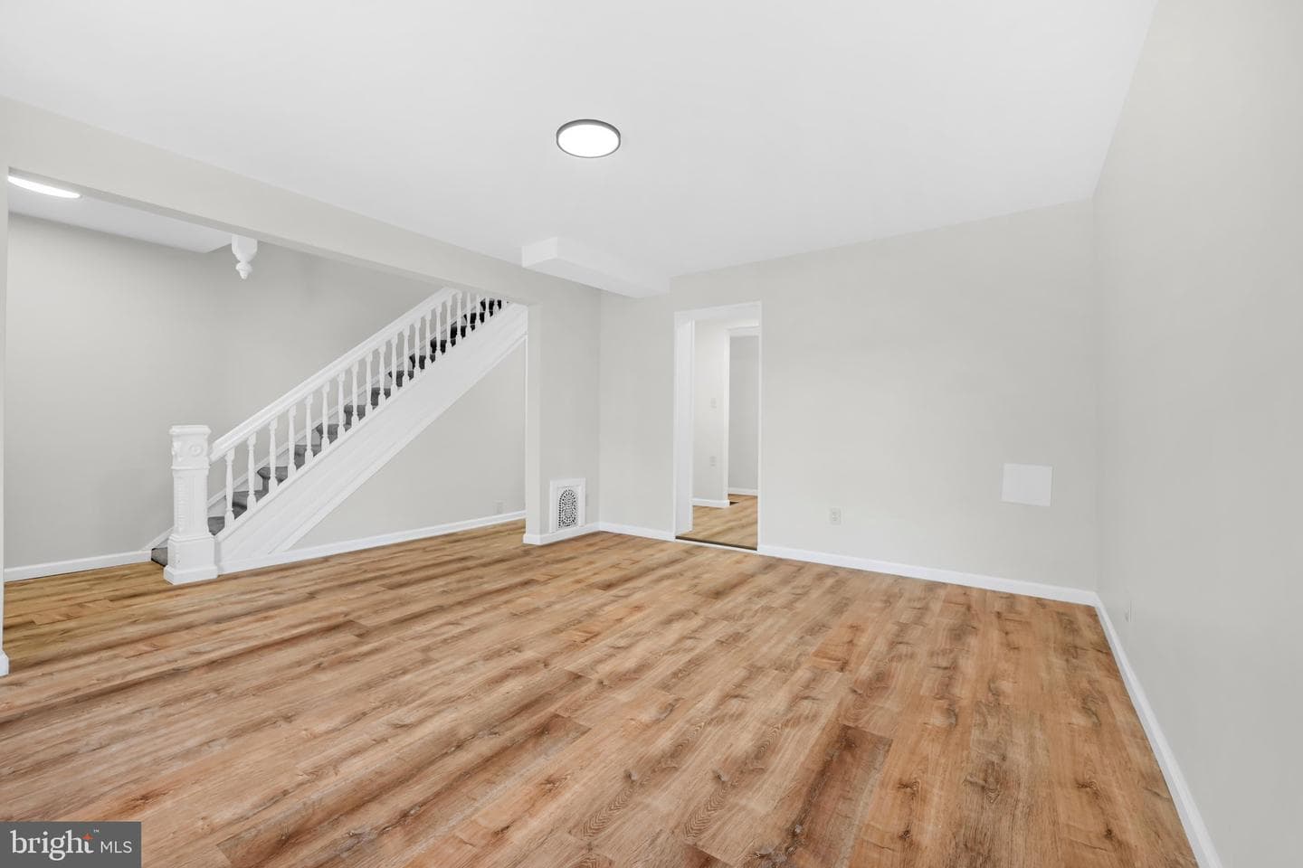 111 E Grand Avenue photo 18
