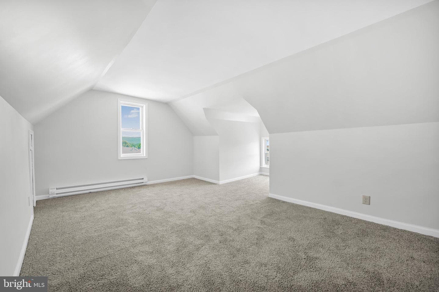111 E Grand Avenue photo 29