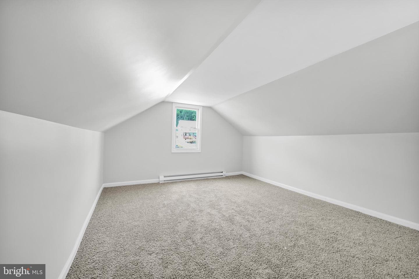 111 E Grand Avenue photo 30