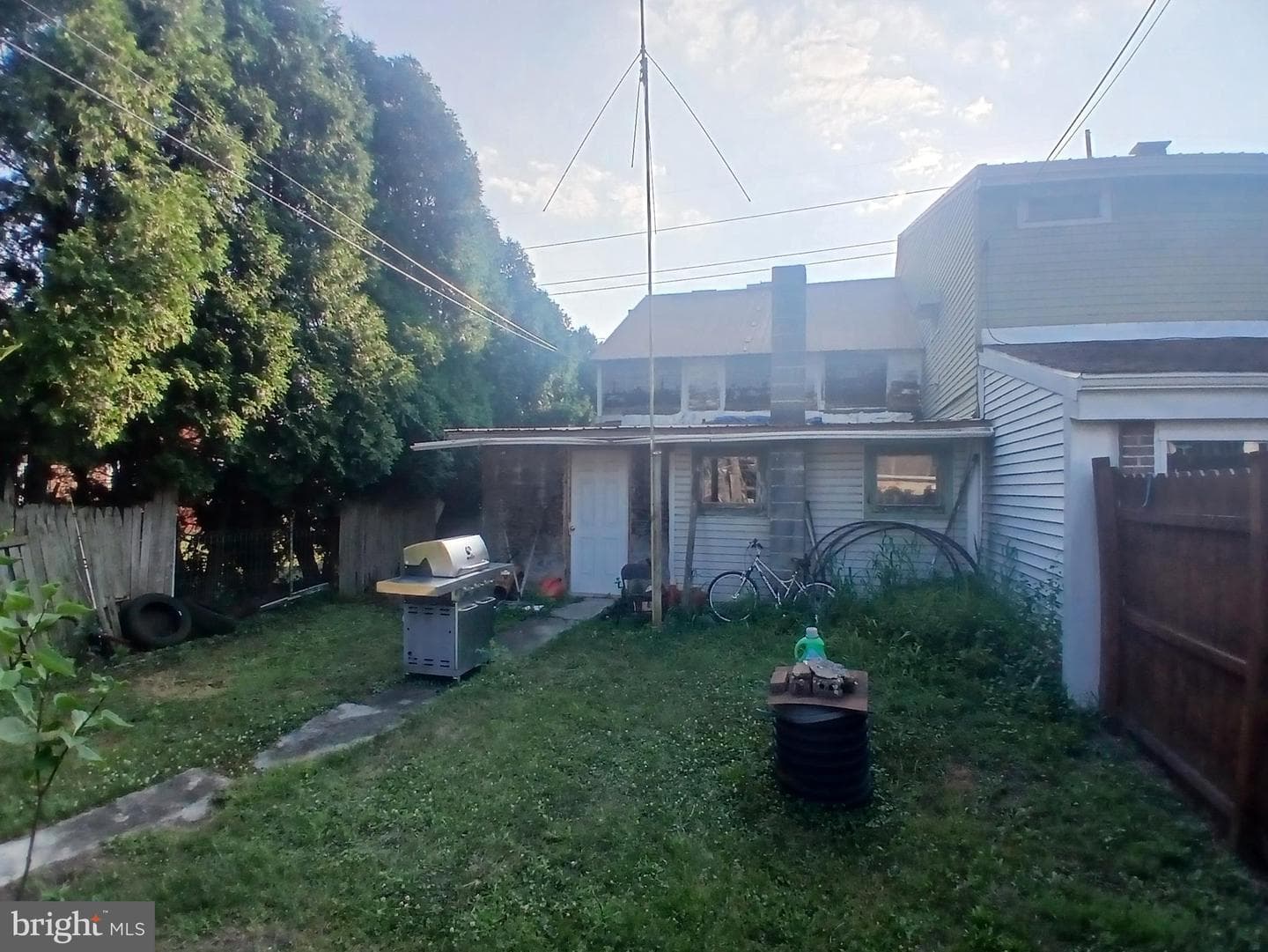 214 E Railroad Avenue photo 5