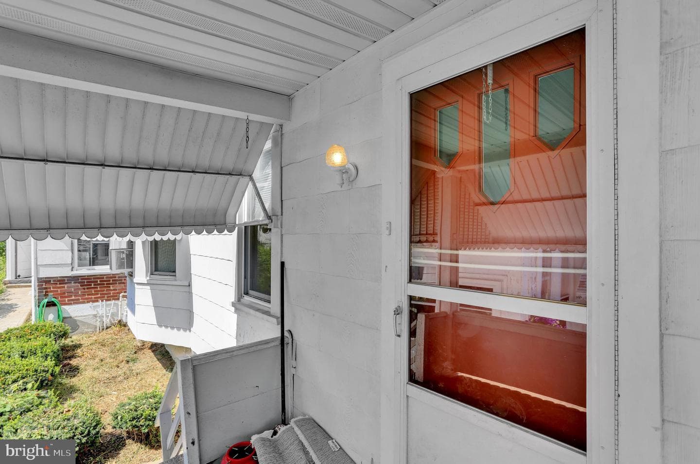 224 W Wallace Street photo 28