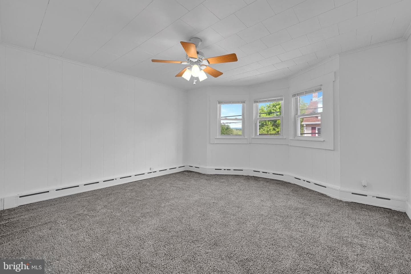 1427 Seneca Street photo 20