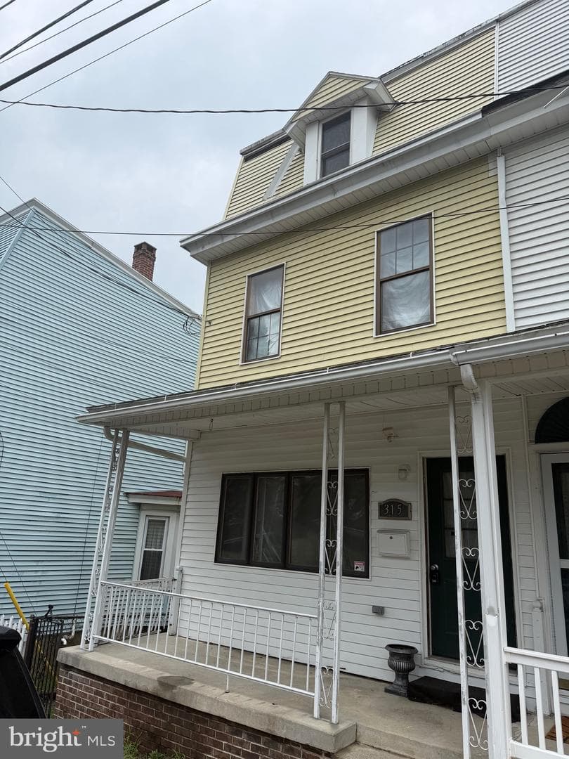 315 Valley Street, Port Carbon
