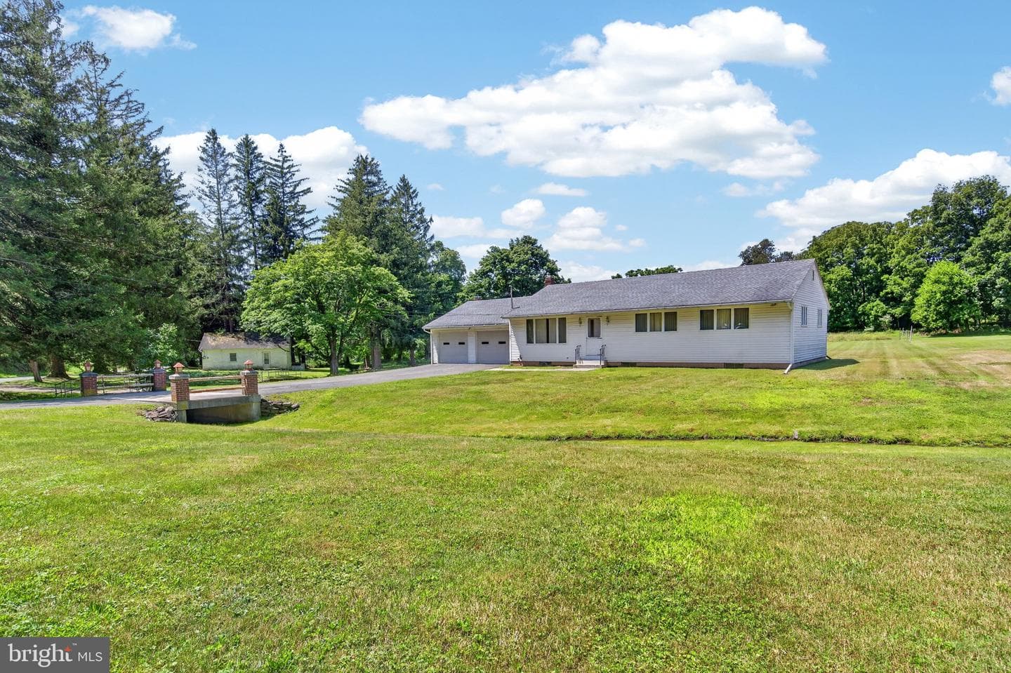51 Reynolds Road photo 12
