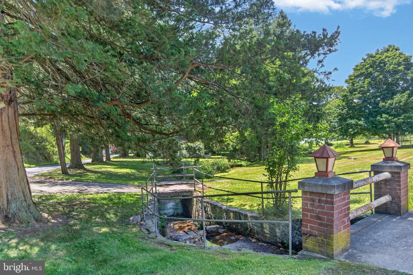 51 Reynolds Road photo 32