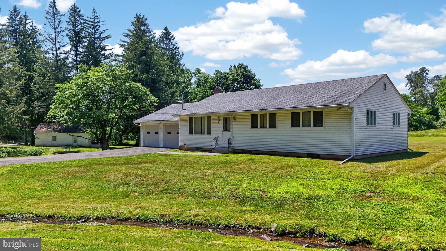 51 Reynolds Road photo 4
