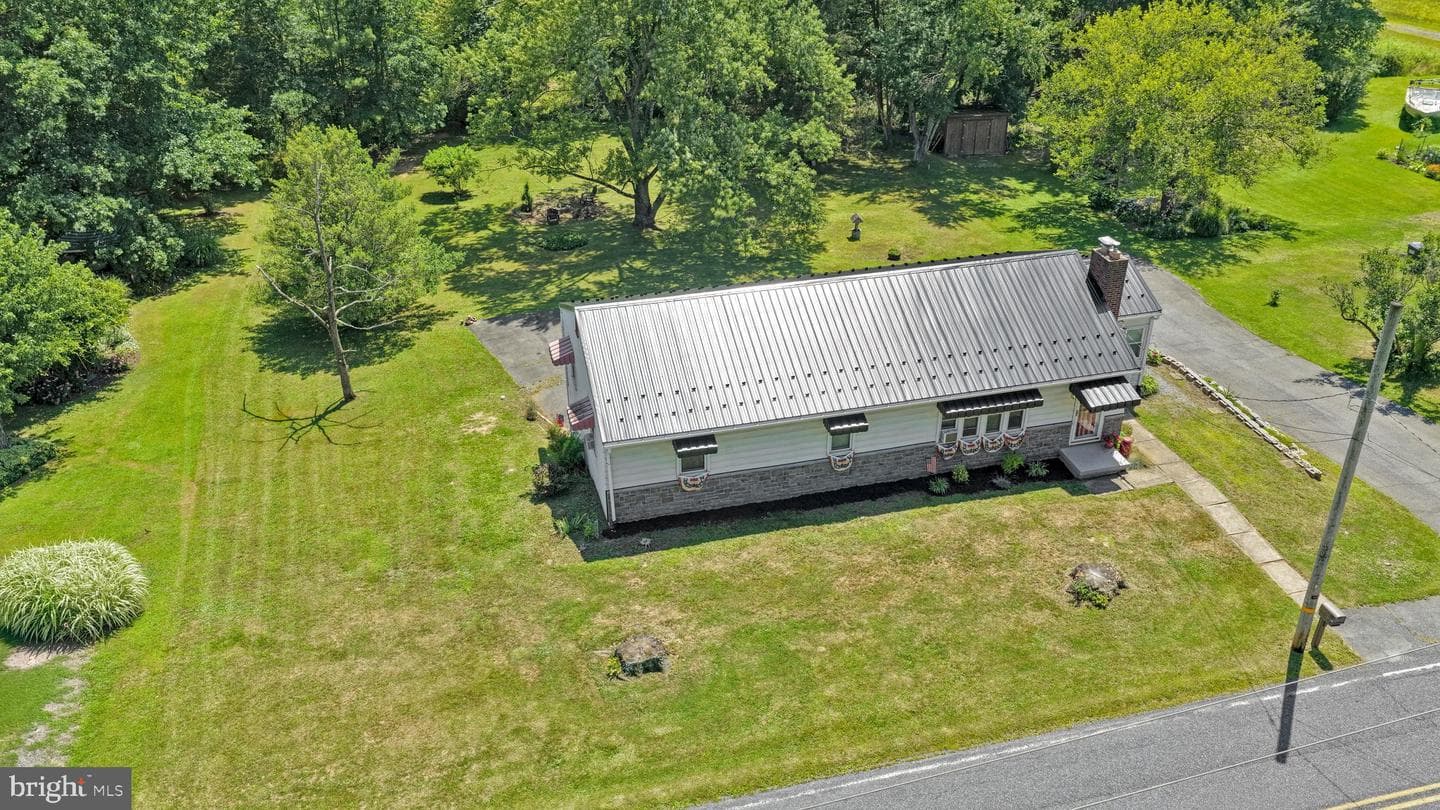 182 E Adamsdale photo 3