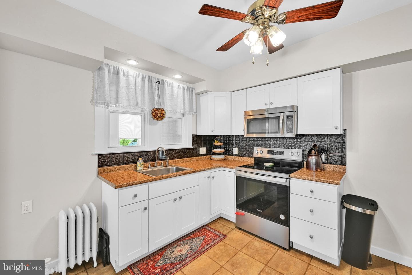 2064 W Market Street photo 10