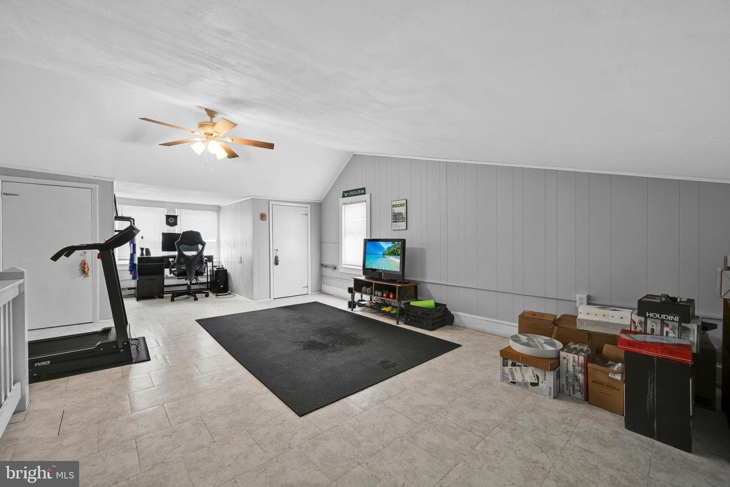 2064 W Market Street photo 20