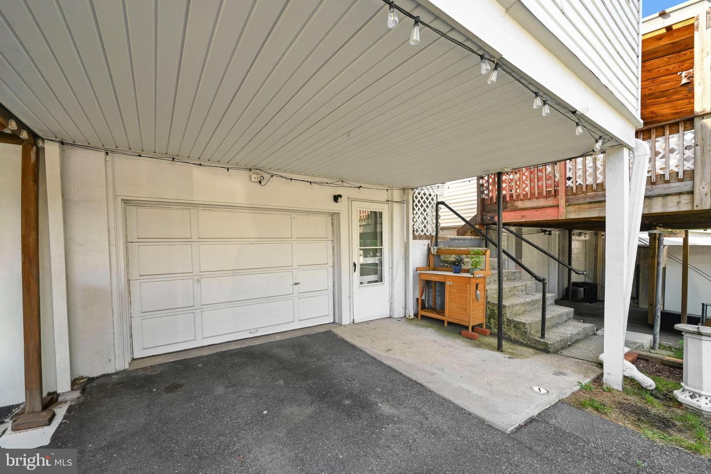 2064 W Market Street photo 23