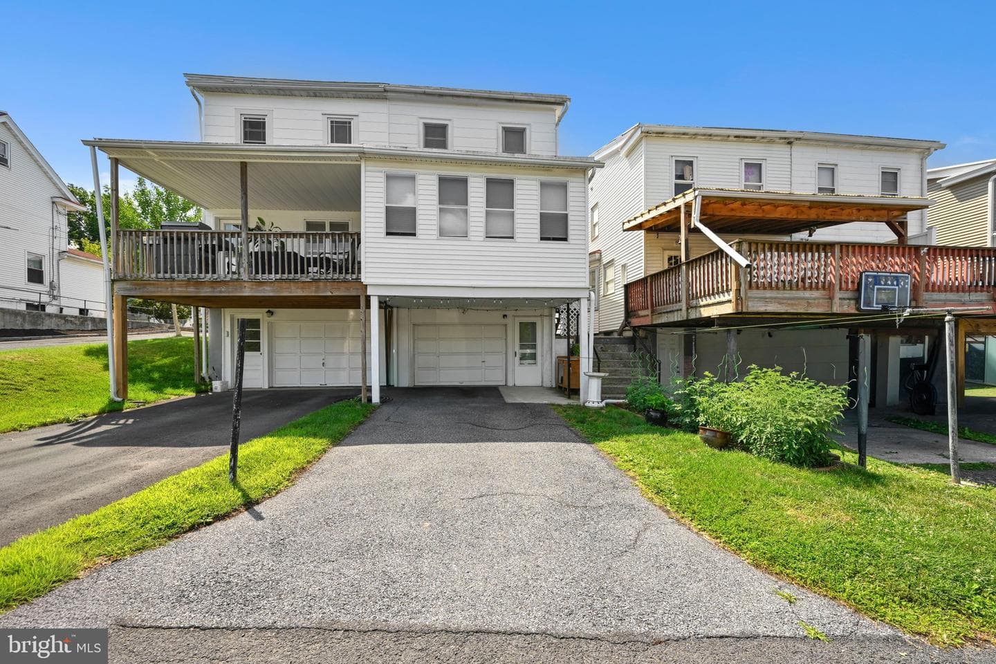 2064 W Market Street photo 24