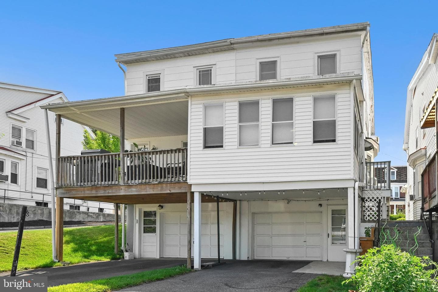 2064 W Market Street photo 26