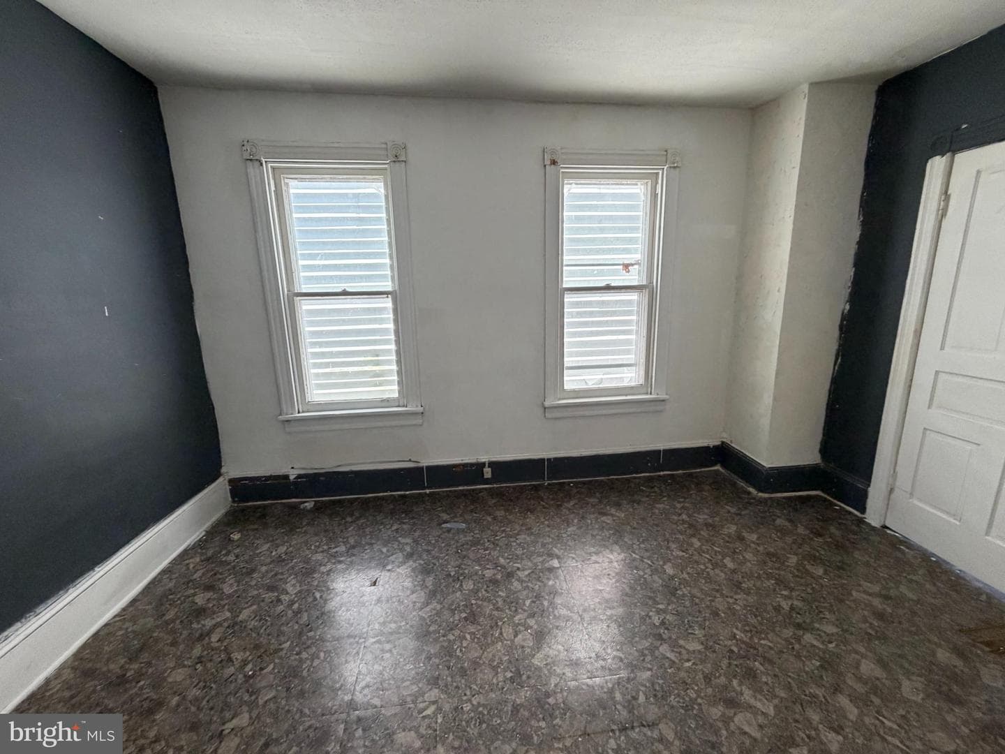 325 W Coal Street photo 15
