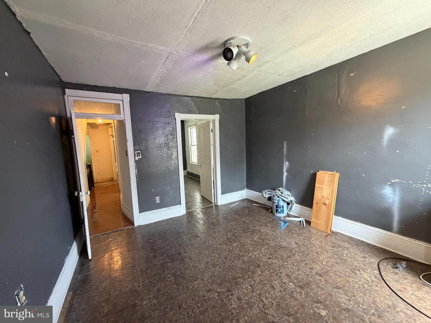 325 W Coal Street photo 18