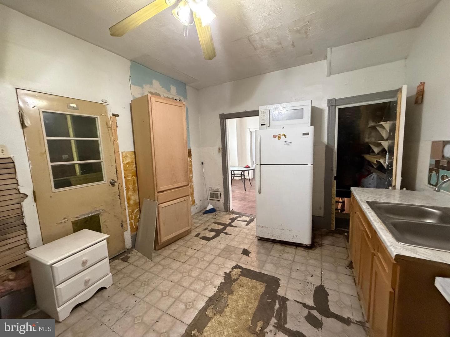 325 W Coal Street photo 4