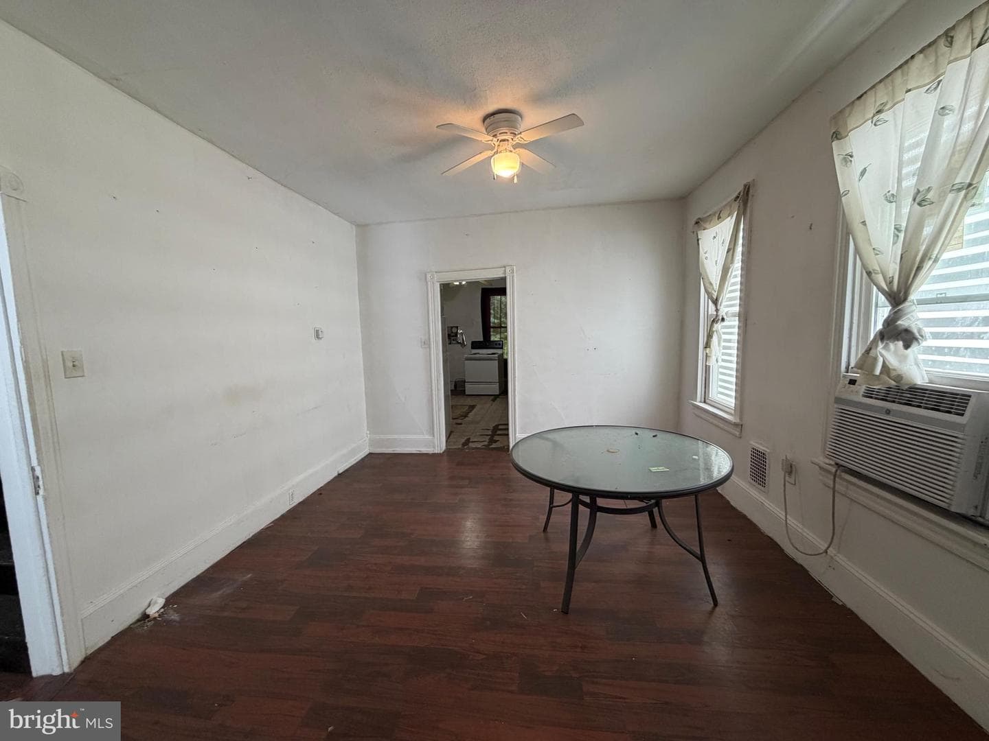 325 W Coal Street photo 7