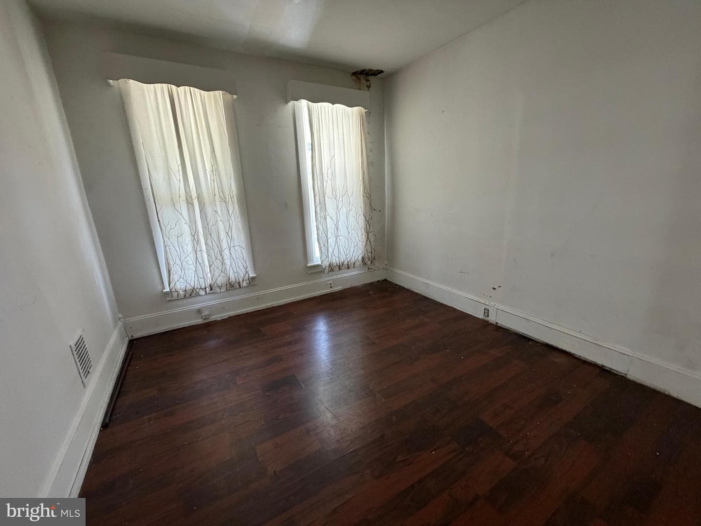325 W Coal Street photo 8
