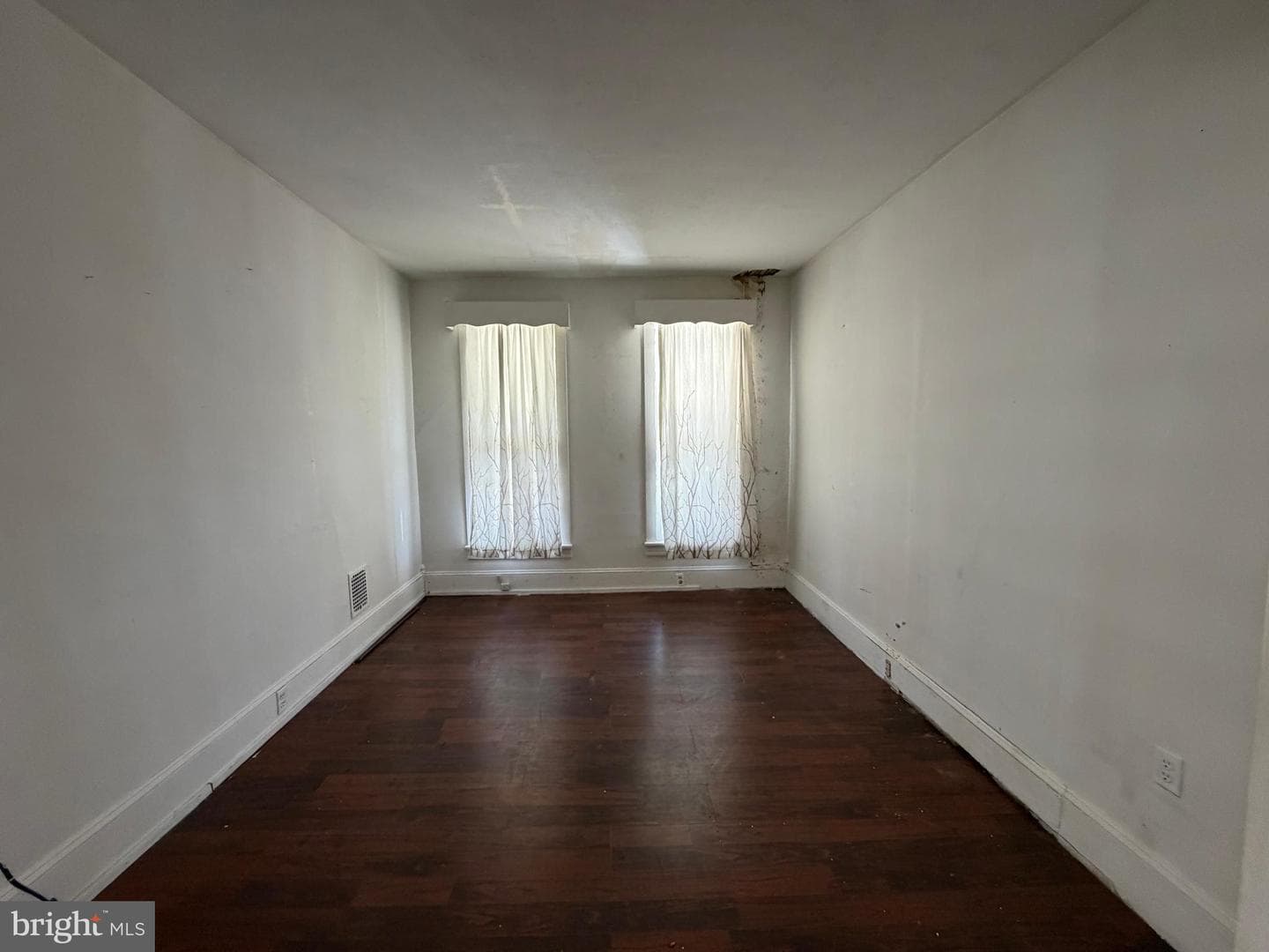 325 W Coal Street photo 9