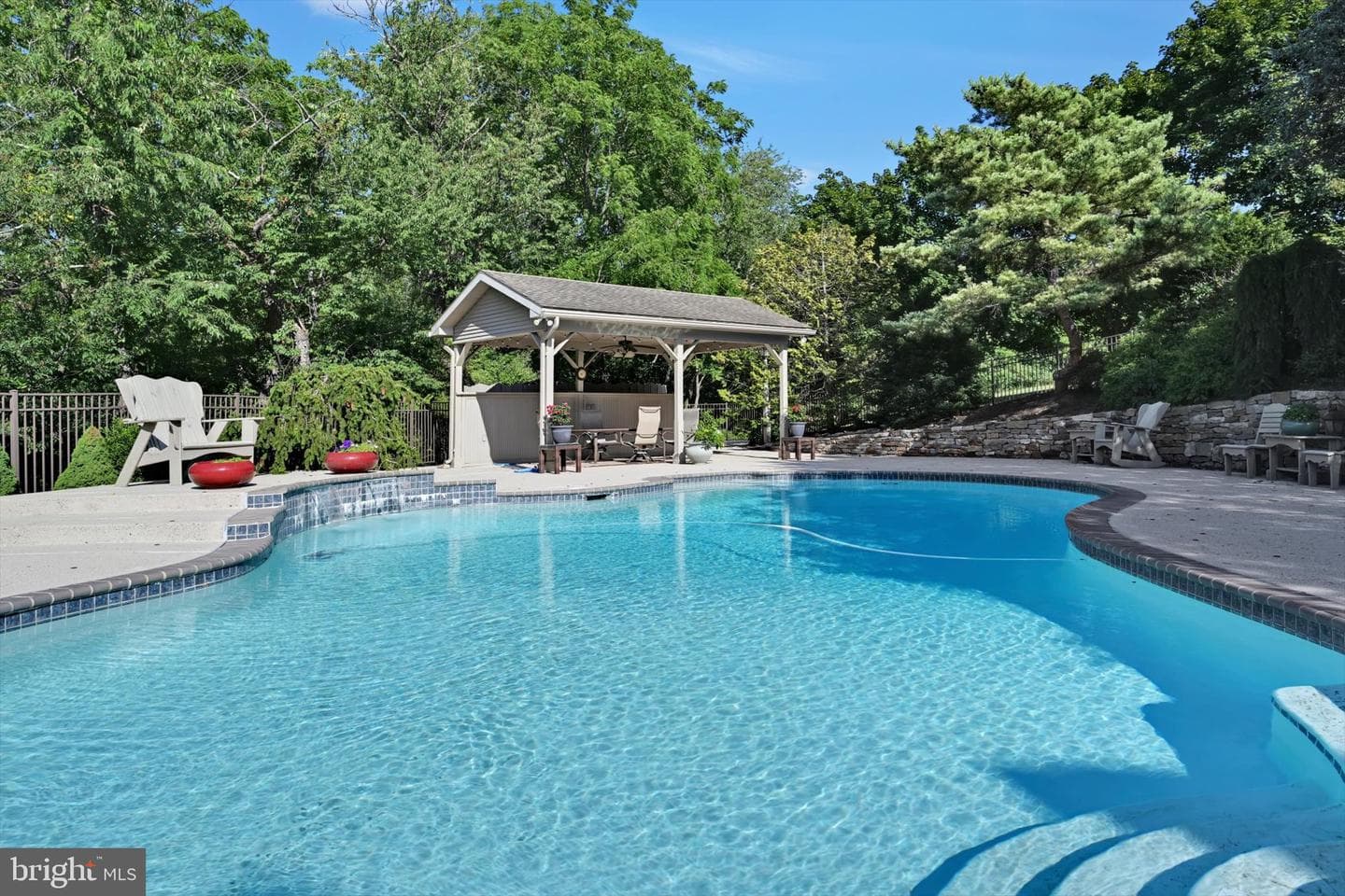 1161 Sunset Drive photo 2