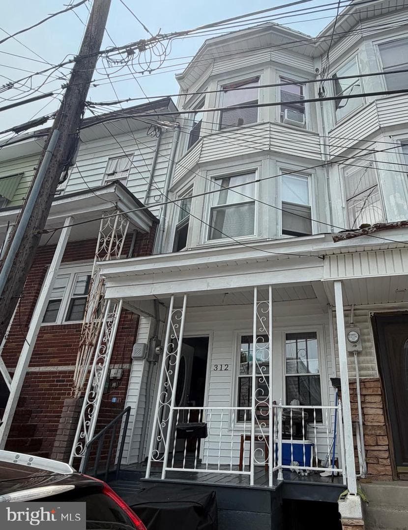 312 S Jardin Street photo 1