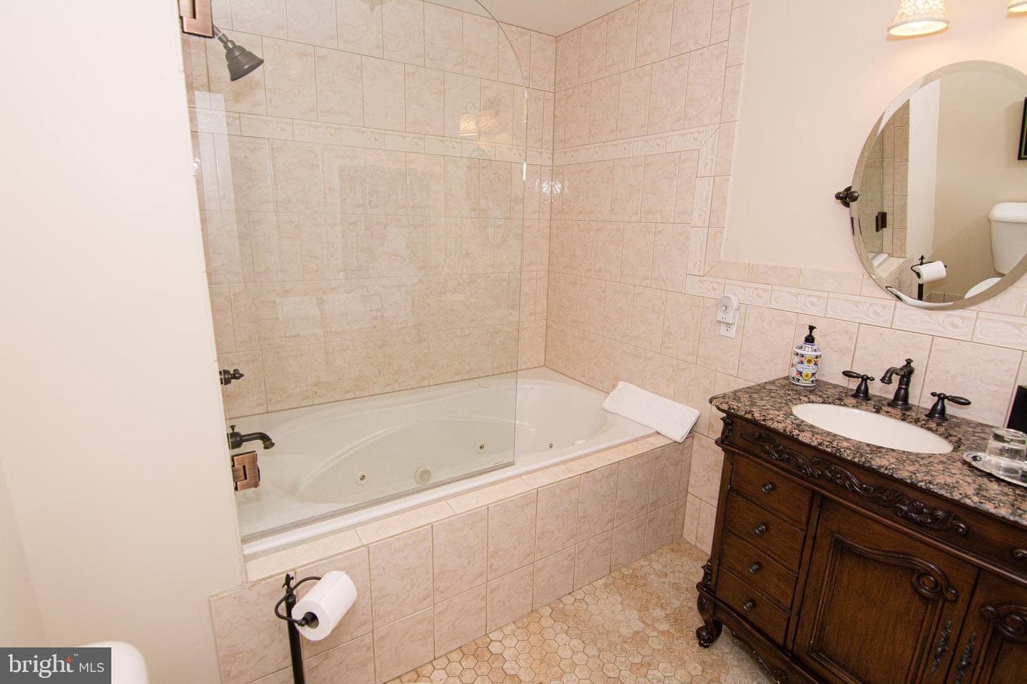 301 Meyers Ave photo 10