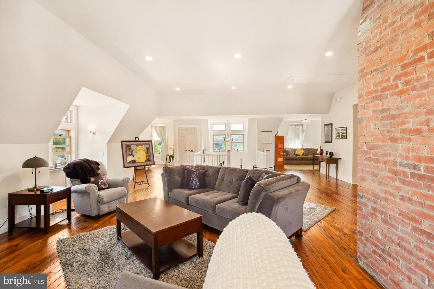 301 Meyers Ave photo 43