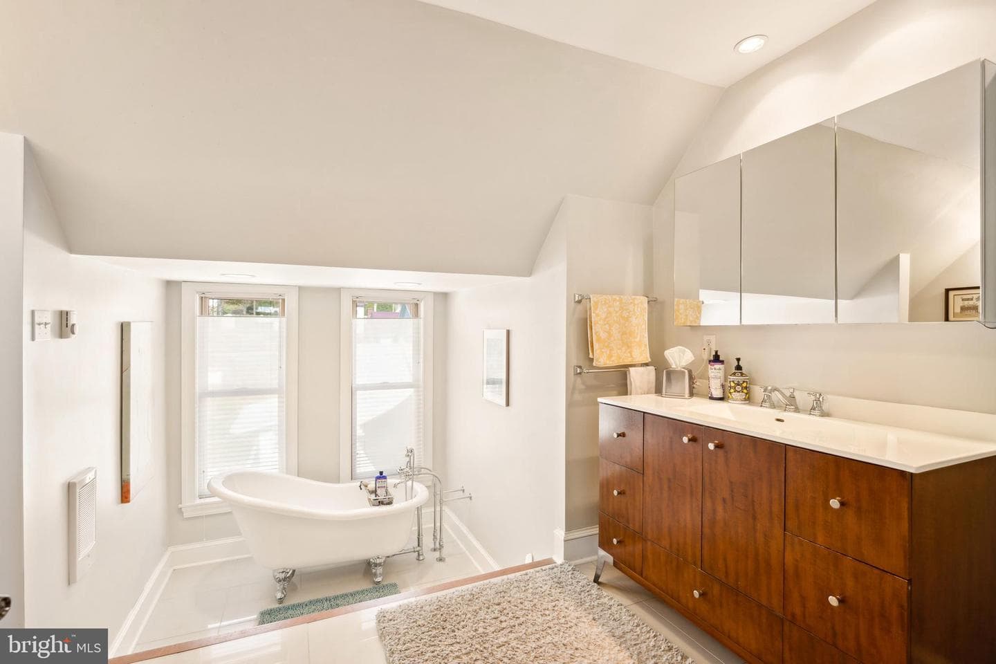 301 Meyers Ave photo 48