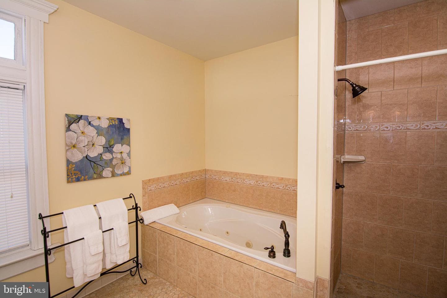 301 Meyers Ave photo 9