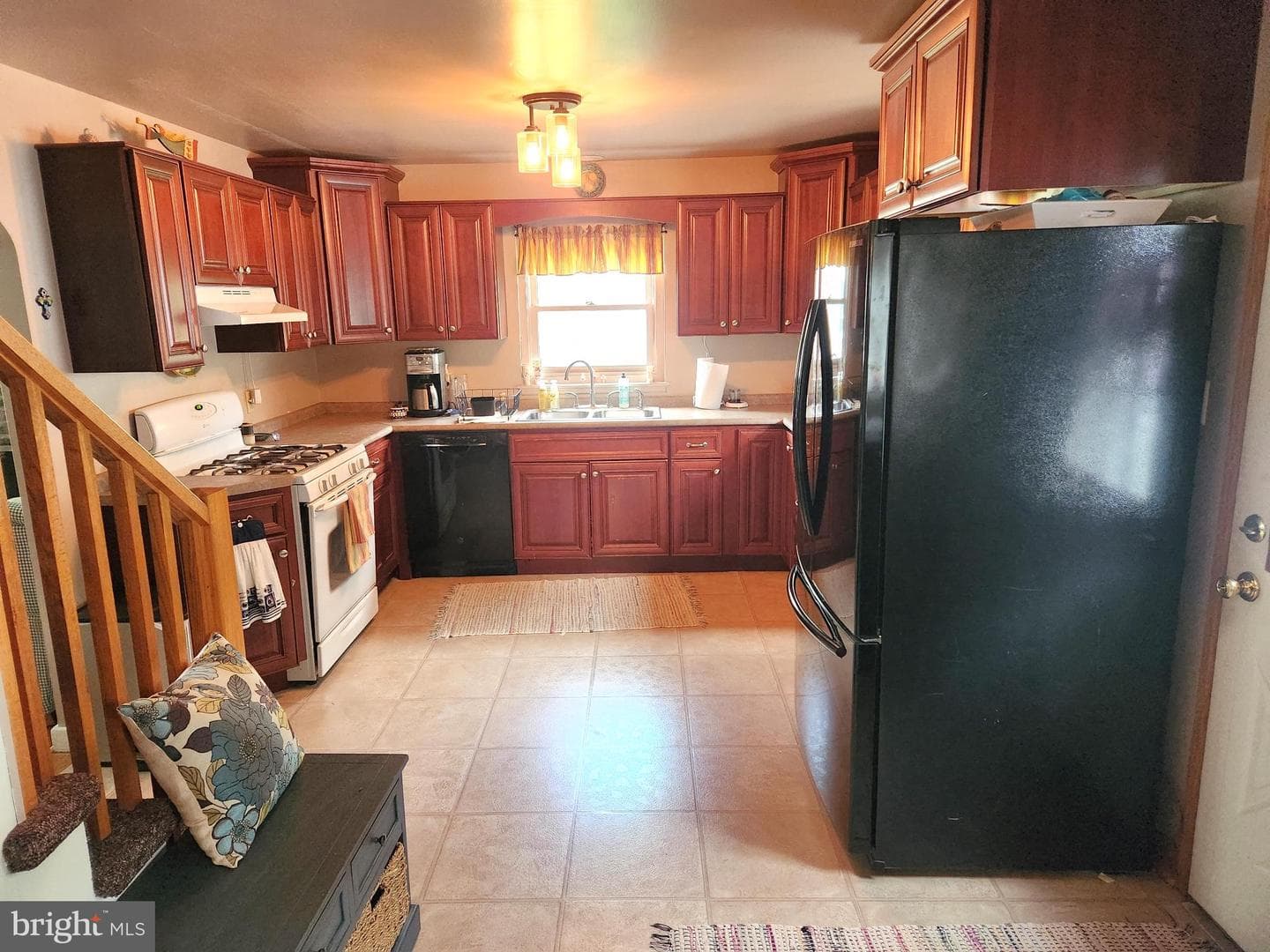 878 Tayman Avenue photo 4