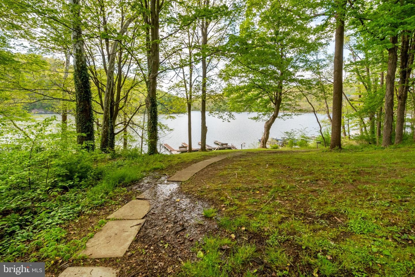 750 Lake Side Road photo 12