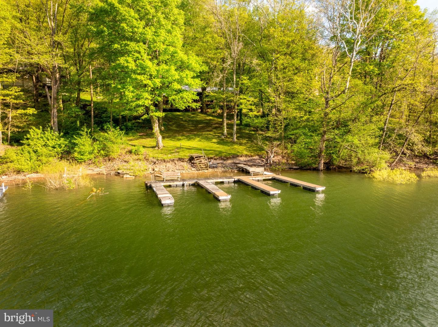 750 Lake Side Road photo 8