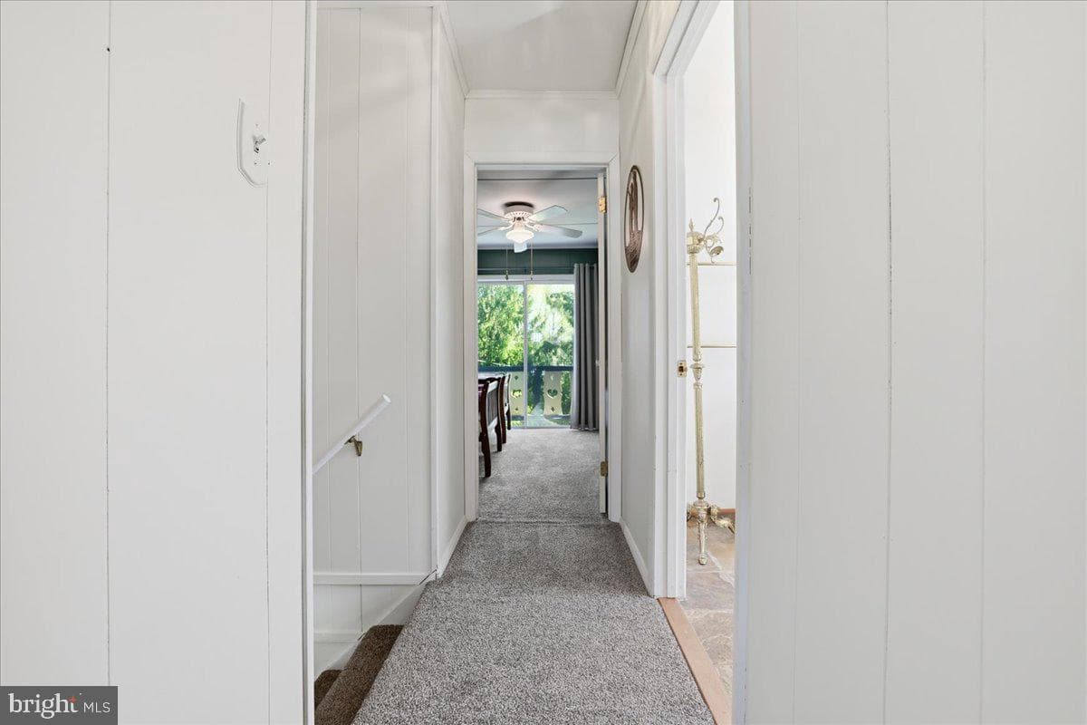 25 Fall Place photo 16
