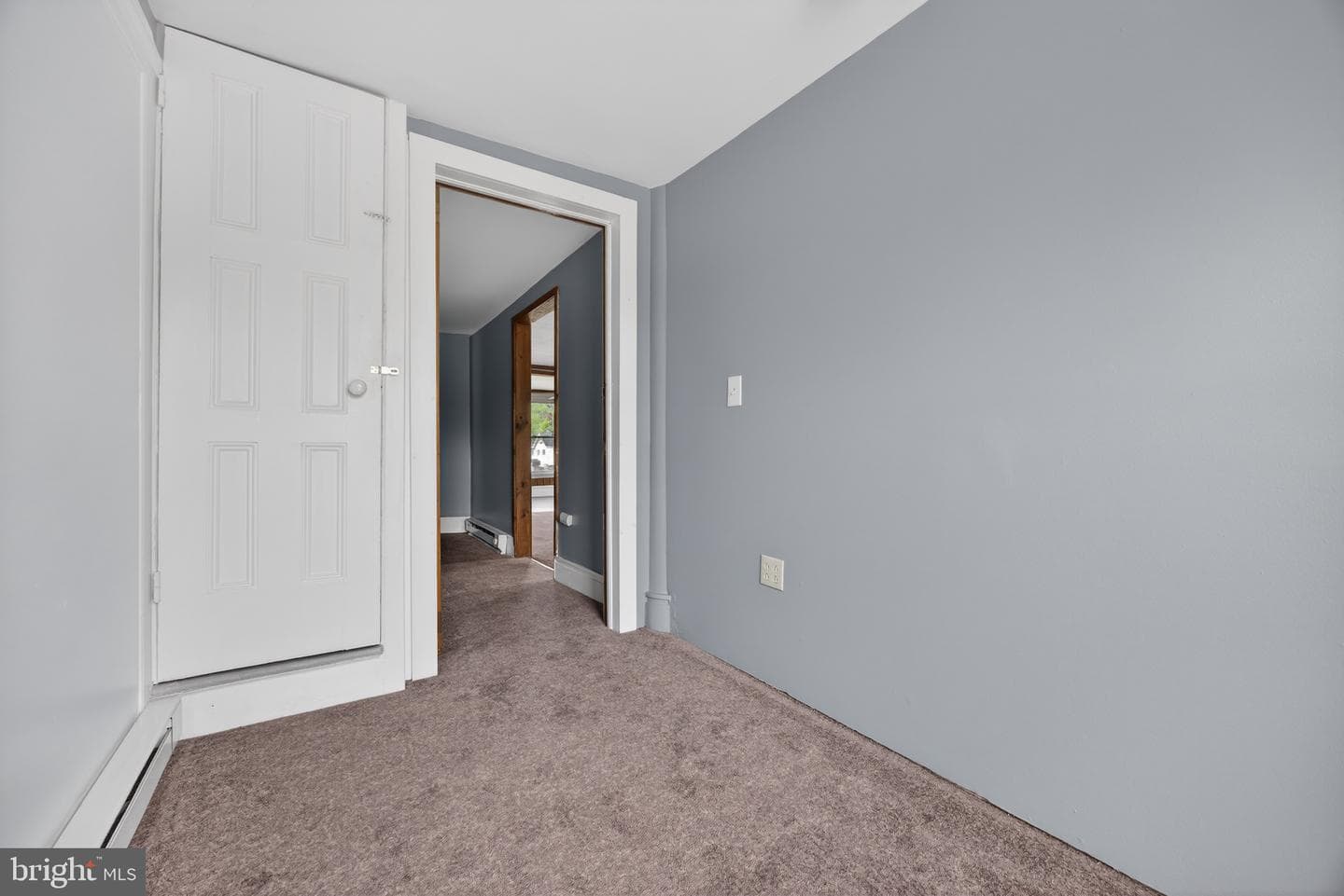464 Main Street photo 9