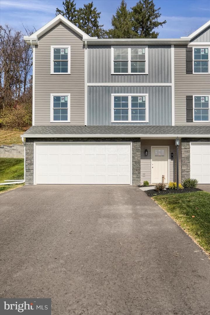 90 Limerick Ln photo 1