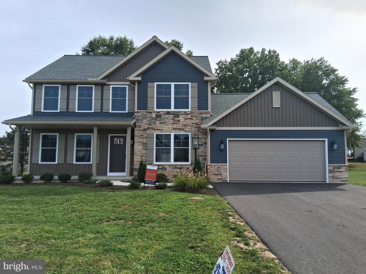 594 Augusta Drive photo 2