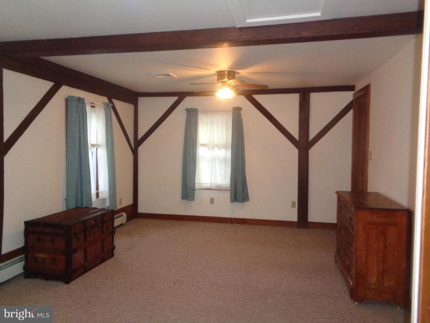 52 Brown Street N photo 11