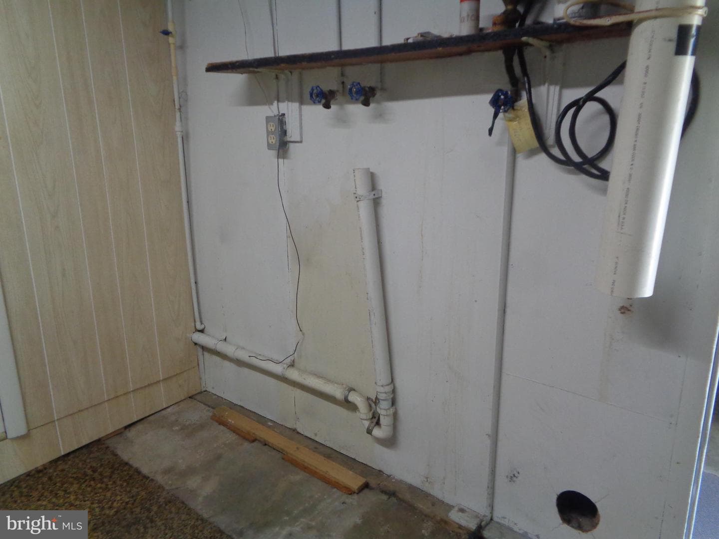52 Brown Street N photo 20