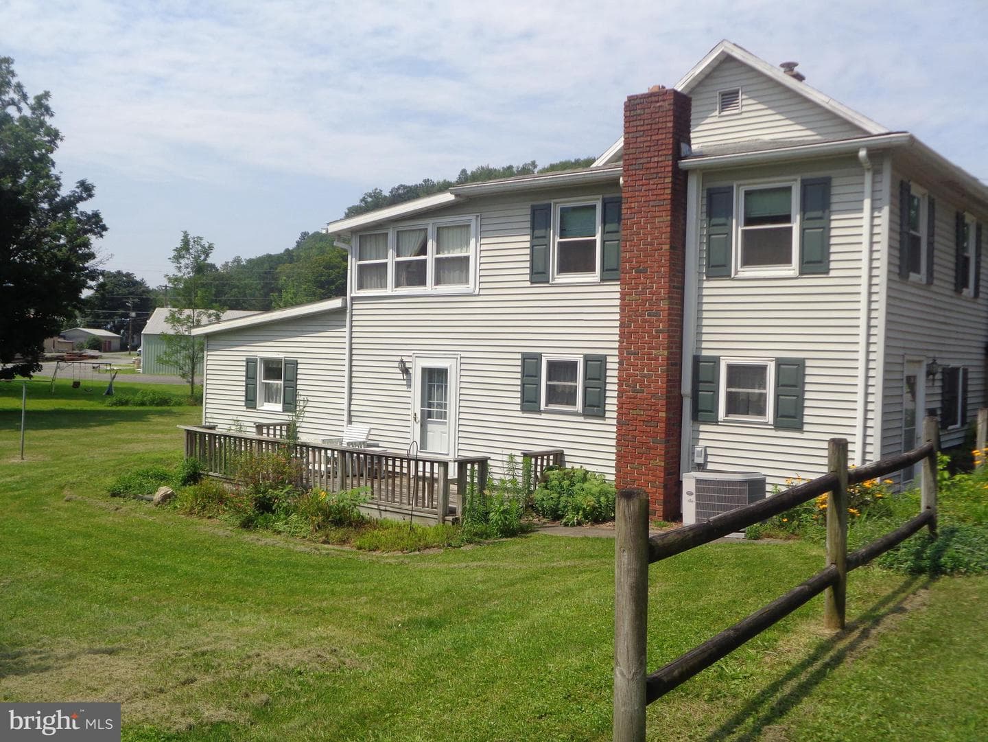 52 Brown Street N photo 34