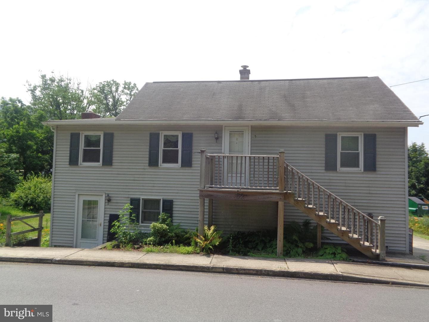 52 Brown Street N photo 35
